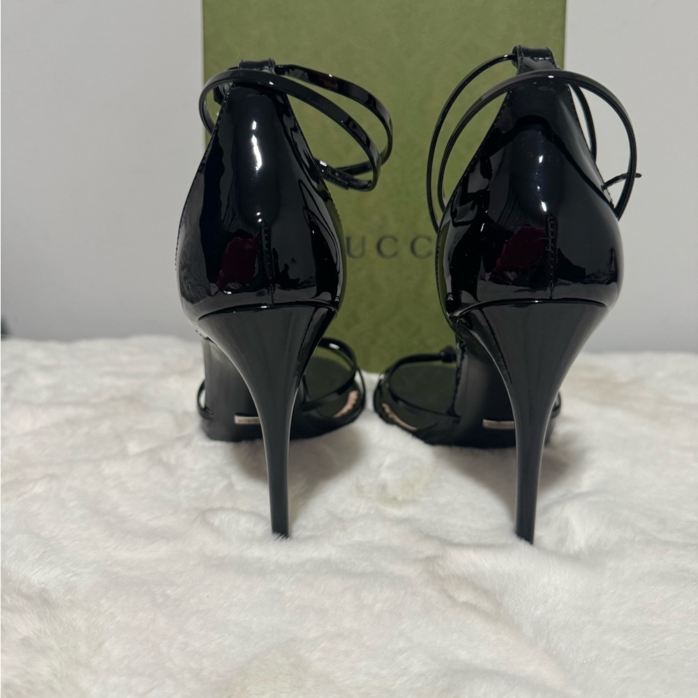 Gucci Women's Patent Leather Black Heels - Picture 4 of 7